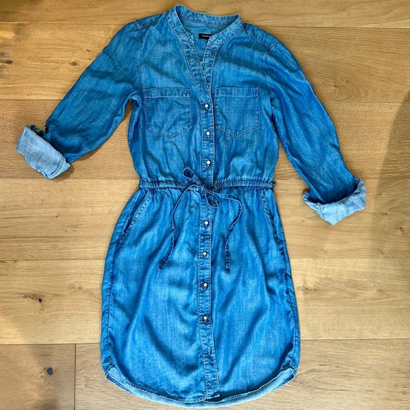 Banana Republic Size 2 Lightweight Denim Dress - Picture 1 of 7